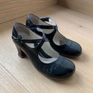 Fluevog - Criss Cross Mary Jane - Operettas Malibran - Size 7.5